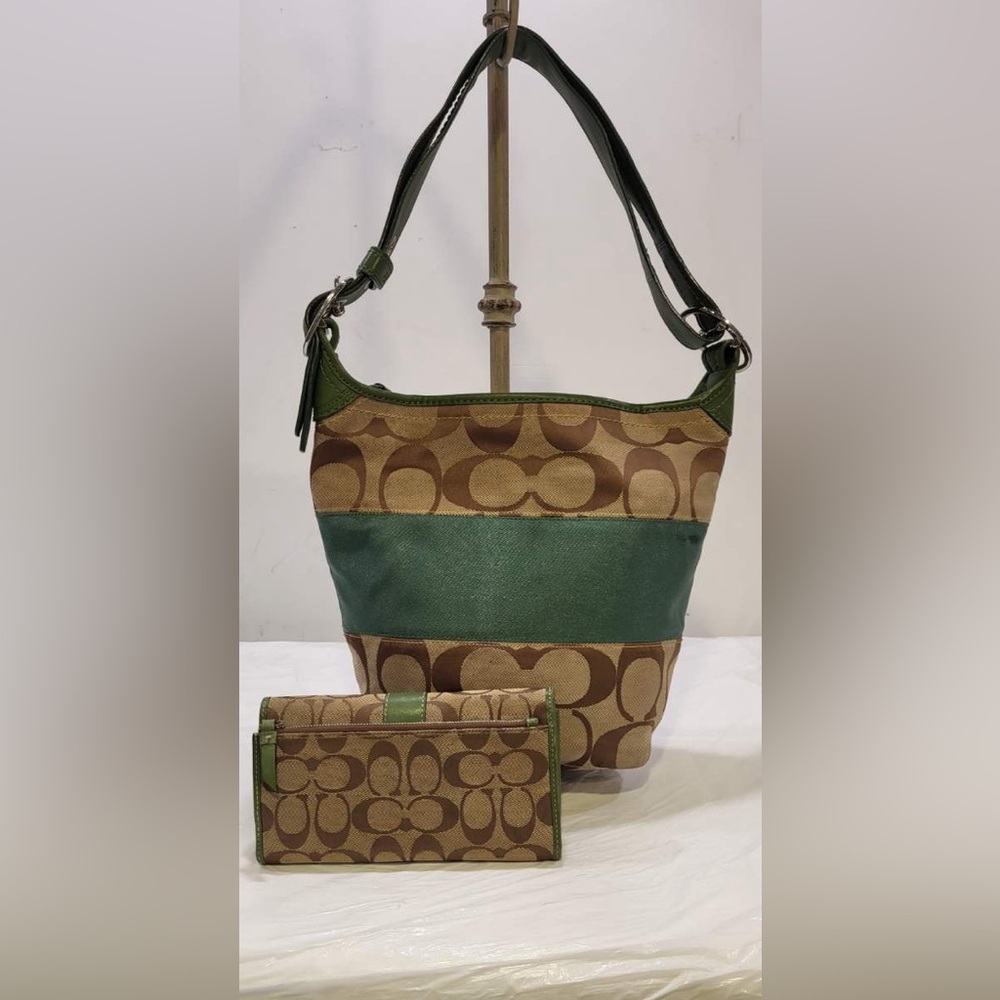 💎Price Drop...COACH signature Rugby duffle bag with matching wallet. F13362 - Picture 6 of 6